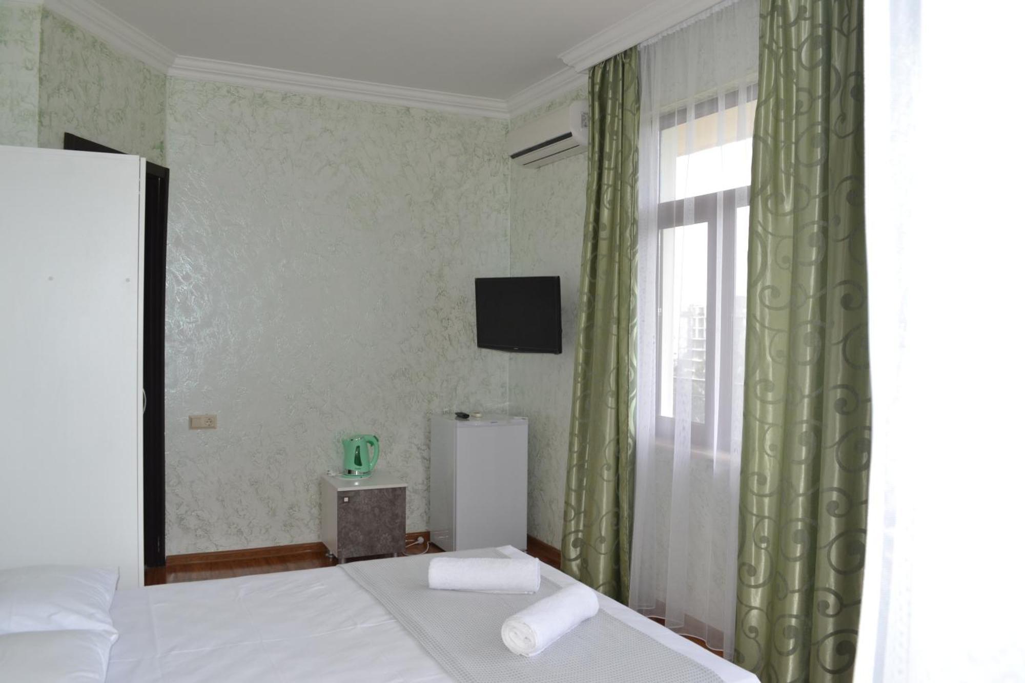 Sunny Hotel Batumi マヒンジャウリ エクステリア 写真