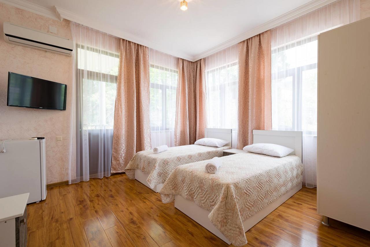 Sunny Hotel Batumi マヒンジャウリ 部屋 写真